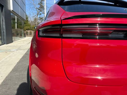 Certified 2025 Porsche Cayenne Coupe image 14