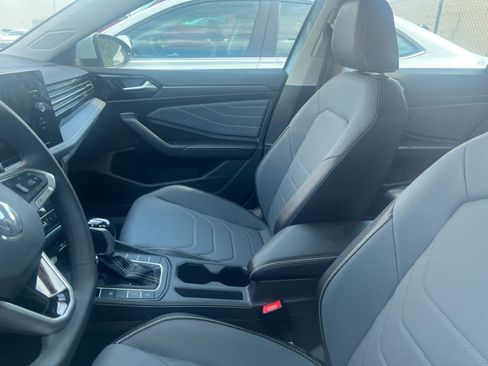 Used 2026 Volkswagen Jetta SEL FWD image 6