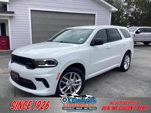 Used 2023 Dodge Durango GT image 1