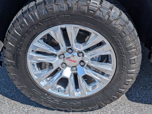 Used 2025 GMC Sierra 1500 Denali w/ Technology Package AWD/4WD image 13