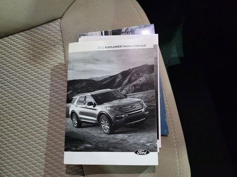 Used 2022 Ford Explorer XLT image 62