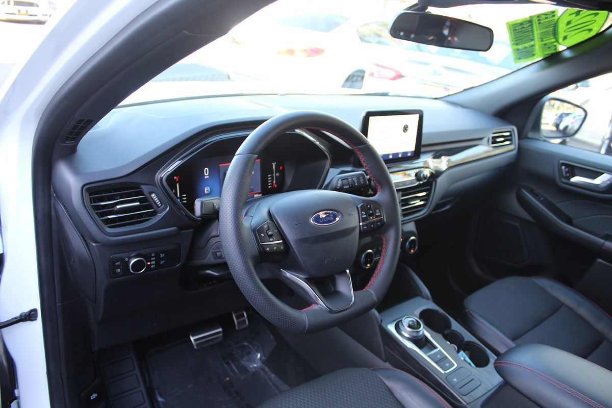 Used 2024 Ford Escape ST-Line w/ Equipment Group 301A FWD image 18