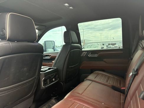 Used 2024 GMC Sierra 2500 Denali Ultimate w/ Max Trailering Package AWD/4WD image 9
