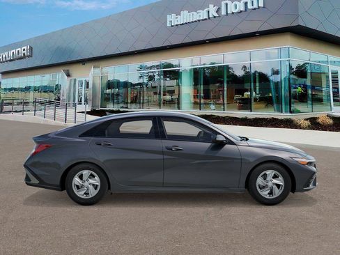 New 2026 Hyundai Elantra SE FWD image 7