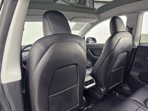 Used 2020 Tesla Model Y Long Range image 35
