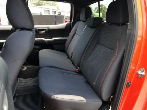 Used 2017 Toyota Tacoma TRD Sport w/ Premium & Technology Package AWD/4WD image 26