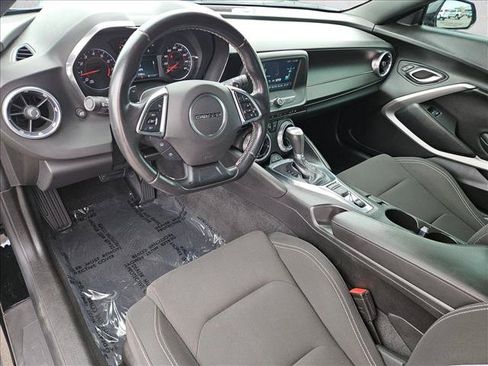 Used 2016 Chevrolet Camaro LT RWD image 21