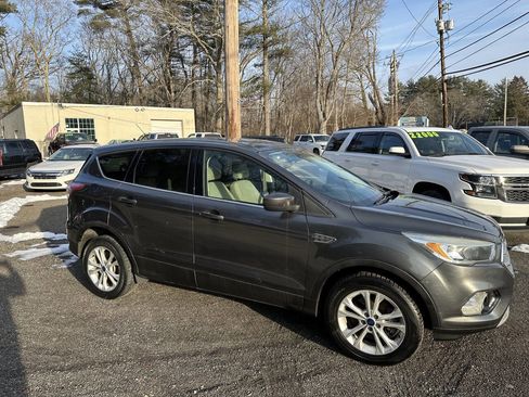 Used 2017 Ford Escape SE AWD/4WD image 17