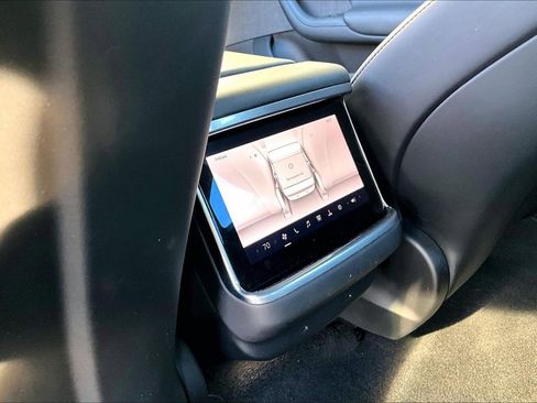 Used 2022 Tesla Model S Plaid image 31