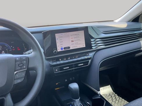 Used 2025 Toyota Camry LE w/ Convenience Package FWD image 7