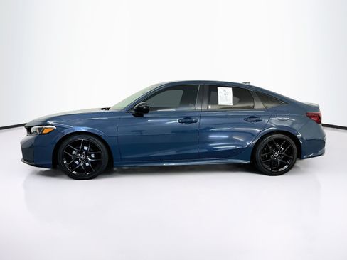 Used 2025 Honda Civic Sport image 4