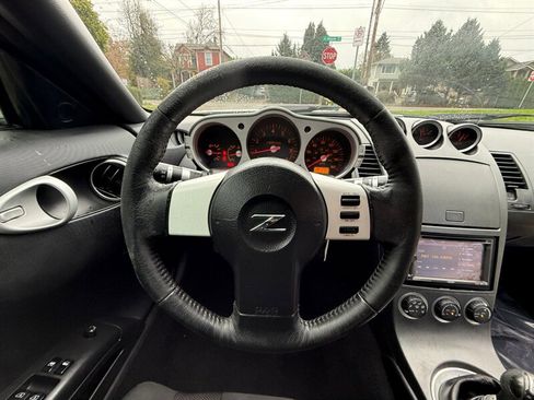 Used 2003 Nissan 350Z Enthusiast image 16