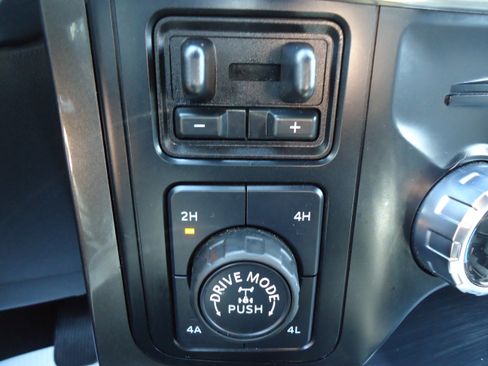 Used 2023 Ford F150 Lariat w/ Equipment Group 502A High AWD/4WD image 23