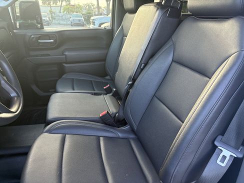 Used 2024 GMC Sierra 3500 Pro w/ Convenience Package image 5