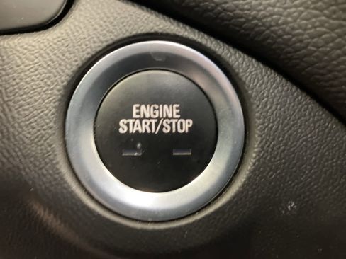 Used 2022 Chevrolet Equinox LT image 16