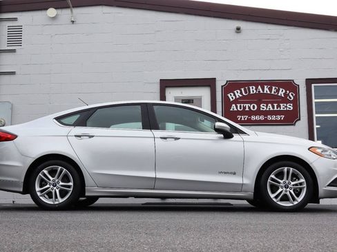 Used 2018 Ford Fusion SE FWD image 1