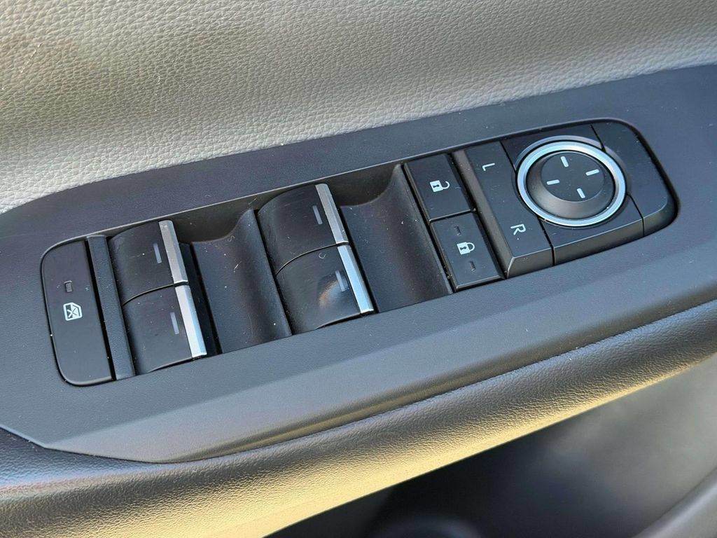 Used 2024 Toyota Prius XLE AWD/4WD image 26