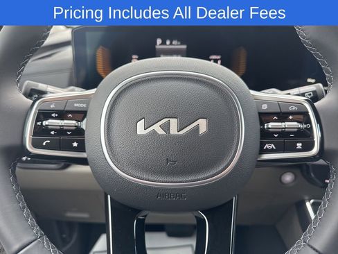 New 2026 Kia Carnival EX FWD image 8