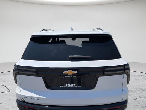 Used 2025 Chevrolet Traverse High Country FWD image 29