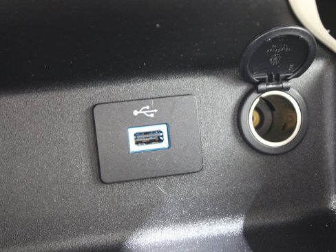 Used 2018 Ford Fusion SE image 21