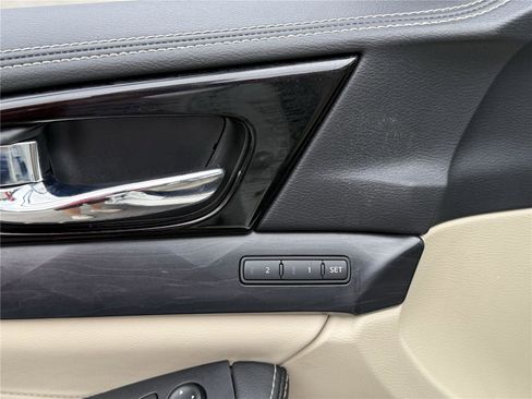 Used 2023 Nissan Maxima Platinum w/ Sport Mat Group FWD image 17