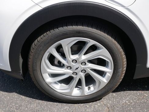 New 2027 Chevrolet Bolt LT w/ Comfort Package FWD image 11