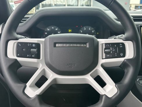 New 2026 Land Rover Defender 130 X-Dynamic SE image 15