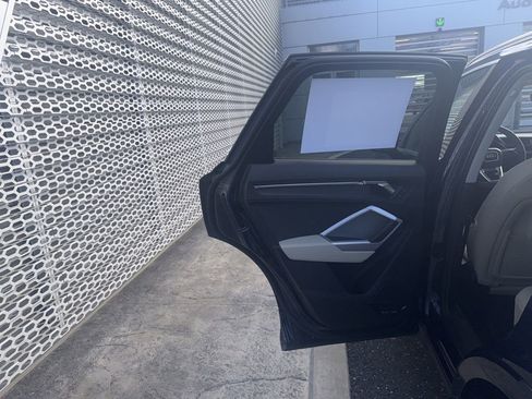 Certified 2025 Audi Q3 2.0T Premium Plus w/ Premium Plus Package image 18