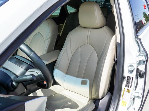 Certified 2021 Toyota Avalon XLE FWD image 10