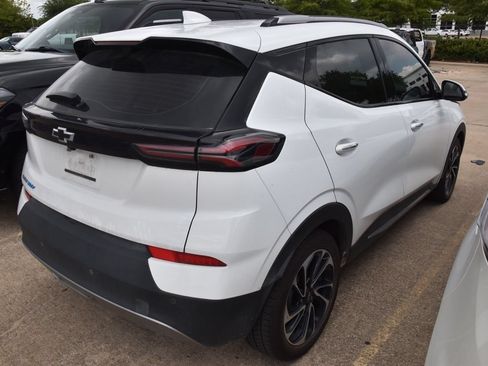 Used 2023 Chevrolet Bolt EUV Premier w/ Sun & Sound Package FWD image 6