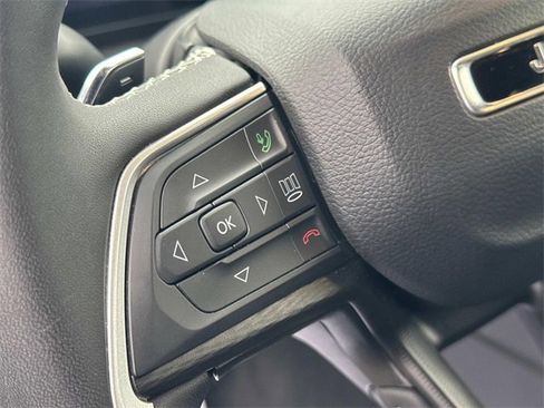 Used 2024 Jeep Grand Cherokee Laredo image 27