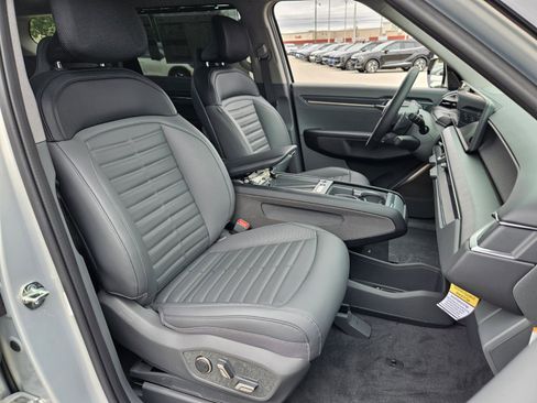 New 2026 Kia EV9 Land image 11