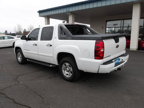 Used 2008 Chevrolet Avalanche LT w/ LT Preferred Equipment Group image 3