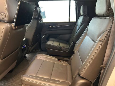 Used 2024 GMC Yukon XL Denali w/ Advanced Technology Package AWD/4WD image 16