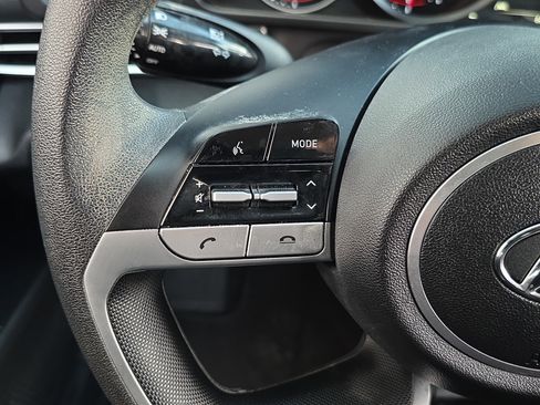 Used 2022 Hyundai Elantra SEL image 16