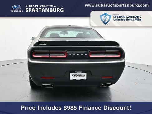 Used 2023 Dodge Challenger SXT image 6