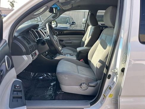 Used 2012 Toyota Tacoma PreRunner w/ SR5 Pkg image 16