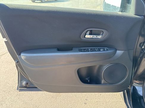 Used 2016 Honda HR-V LX image 29