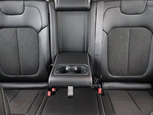 New 2025 Jeep Grand Cherokee Altitude image 35