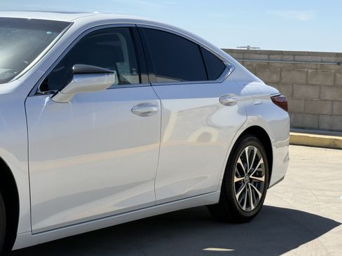 Certified 2025 Lexus ES 350 FWD image 9