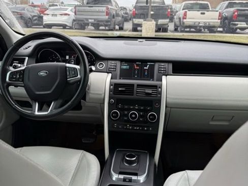 Used 2017 Land Rover Discovery Sport HSE image 26