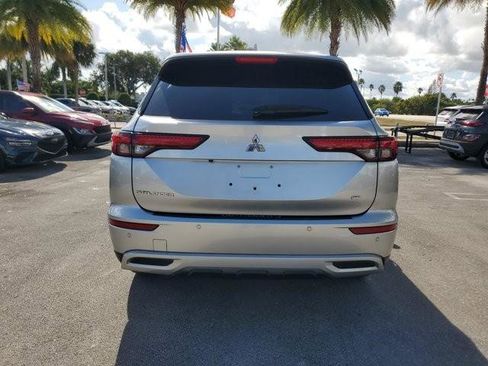 Used 2023 Mitsubishi Outlander SE image 6