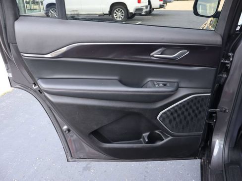 Used 2021 Jeep Grand Cherokee L Laredo AWD/4WD image 29