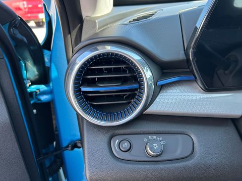 New 2026 Chevrolet Trax LT w/ Driver Confidence Package image 12