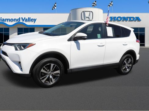 Used 2018 Toyota RAV4 XLE FWD image 3