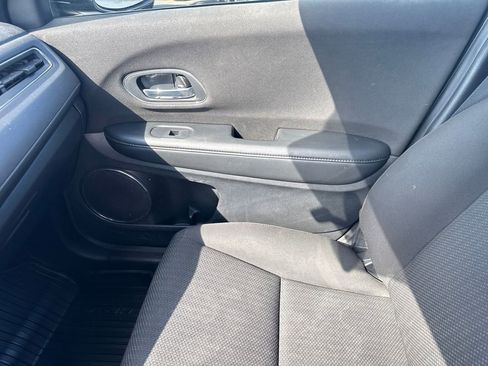 Used 2018 Honda HR-V EX image 24
