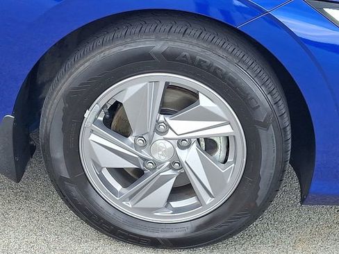 Certified 2024 Hyundai Elantra SE FWD image 8