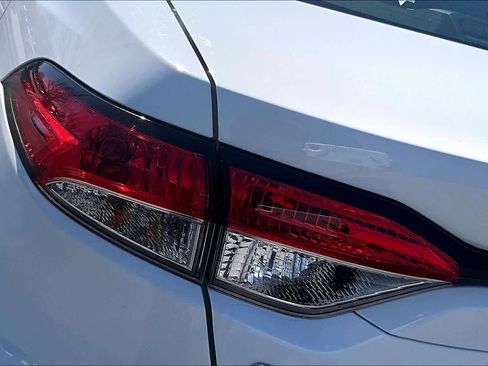 Used 2020 Toyota Corolla LE w/ Carpet Mat Package (TMS) image 27