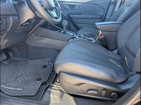 Used 2025 Subaru Forester Premium image 9