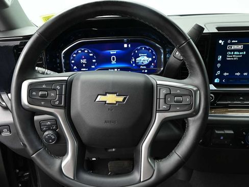 Used 2023 Chevrolet Silverado 1500 LT w/ Leather Package AWD/4WD image 12